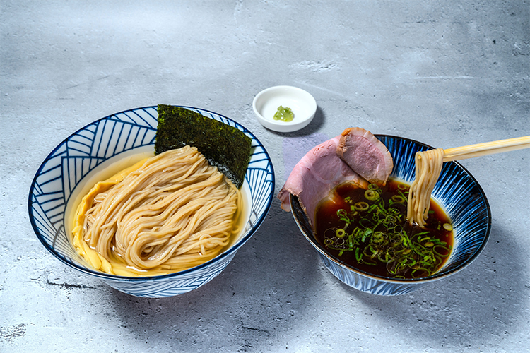 鴨×鶏✖︎豚出汁 つけ麺醤油